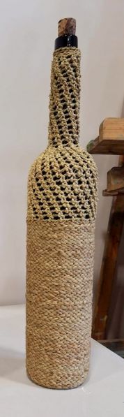 Archivo:Botella forrada por Félix Díaz Jiménez y José Antonio Sánchez López, Villarejo del Salvanés (Madrid).jpg
